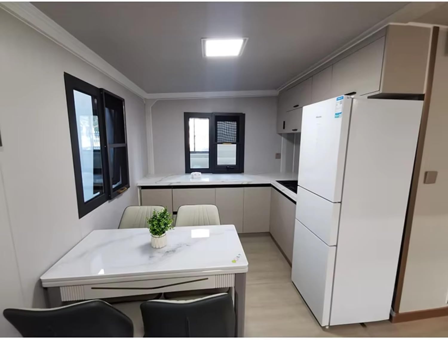 Roof Prefabricated Modular House – Expandable 2, 3, 4 Bedroom Steel Flat House